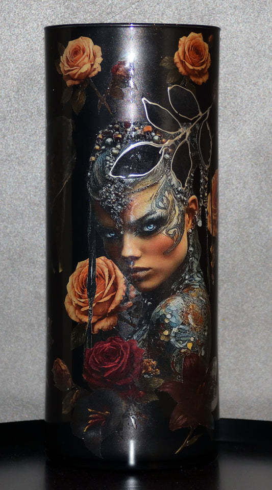 Vaas vrouw in metallic black